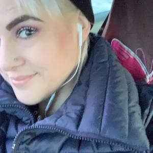 Meet your Posher, Nikki